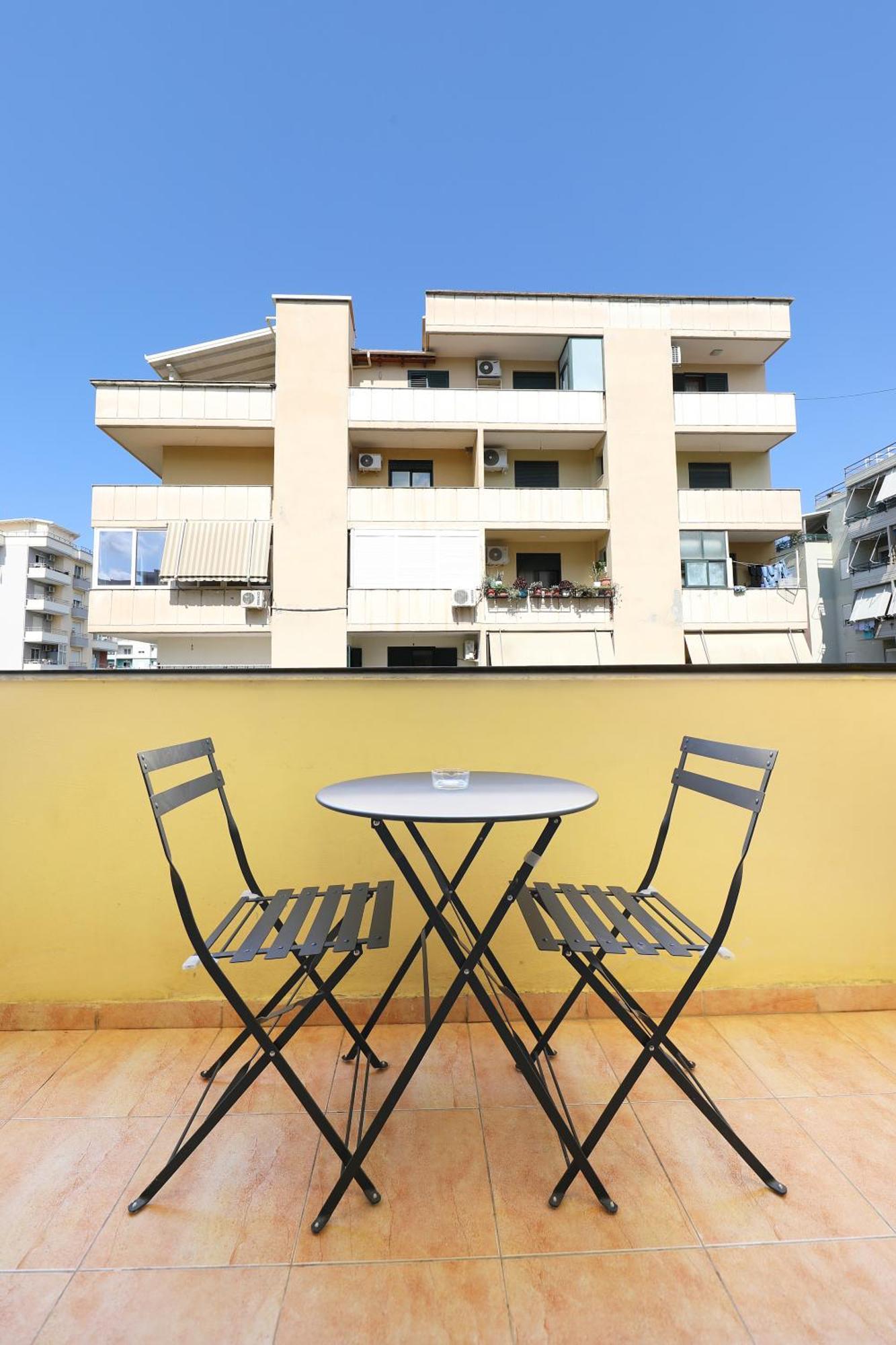Sunny Side Apartments Vlorë 外观 照片